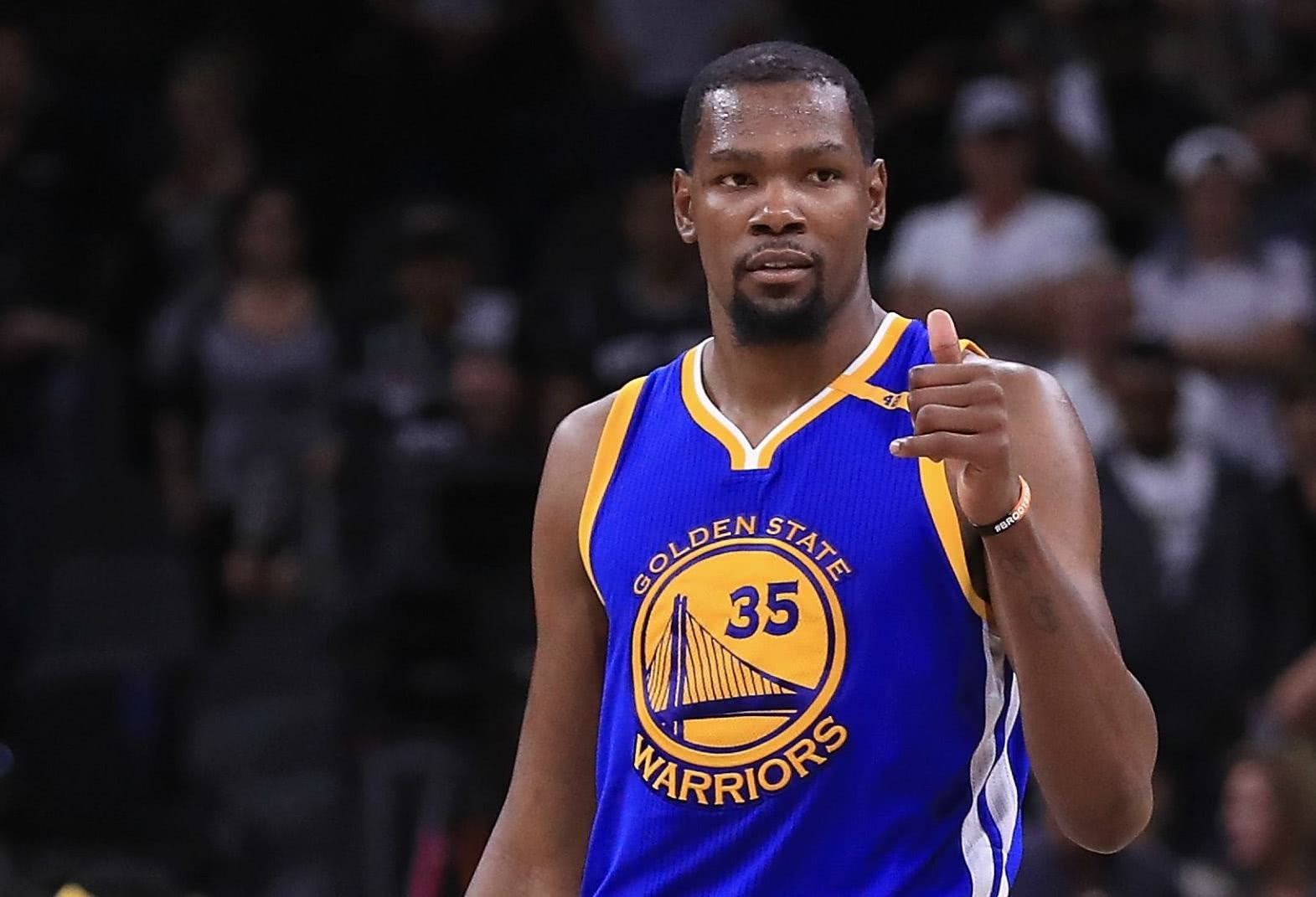 巴特勒复出19+8+6+2，波斯特打爆武切维奇，勇士送公牛七连败（巴特勒复出交19+8+6+2，波斯特完爆武切维奇，勇士送公牛吞七连败）