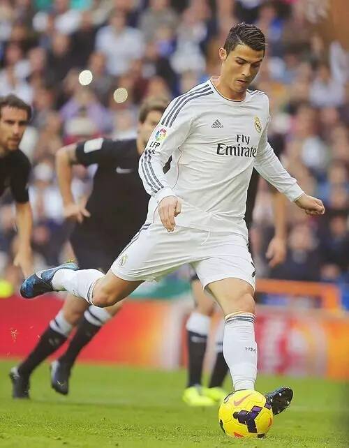 世界第一足球联赛：英超上座分析（英超上座率解析：全球顶级联赛的现场热度）